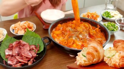 MUKBANG Vlog :) Wide Glass Noodles Rose Pasta, Croissant Potato Salad Sandwich.| bokyoung