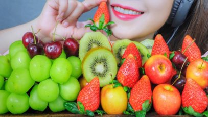 AMSR FRUITS PLATTER (MUSCAT GRAPES, STRAWBERRY ,MINI APPLES, KIWI , CHERRY)EATING SOUNDS | LINH-ASMR