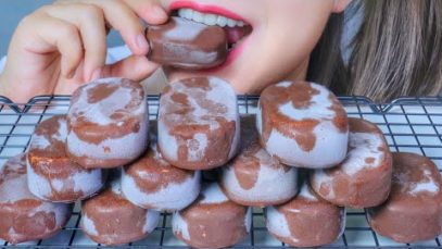 ASMR EATING CHOCOLATE ICE CREAM EATING SOUNDS | LINH-ASMR