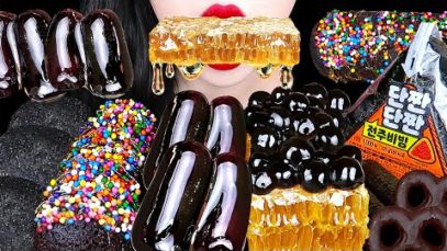 ASMR BLACK DESSERTS *HONEY COMB, TANGHULU, GIMBAP, RAINBOW CAKE 벌꿀집, 탕후루, 삼각김밥 EATING SOUNDS MUKBANG