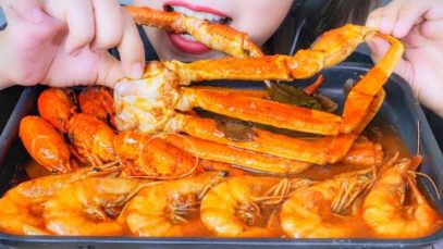 ASMR SEAFOOD IN THAILAND SPICY SAUCE (SHRIMPS ,CRAWFISH ,SNOW CRAB) EATING SOUNDS | LINH-ASMR