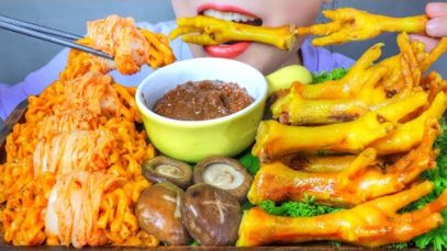 ASMR PEPPER CORN AND SALT BREWED CHICKEN FEET X WRAPPED KIMCHI WITH FIRE NOODLES | LINH-ASMR