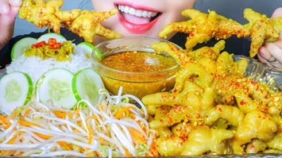 ASMR Vietnamese chicken feet braised with chilies lemongrass , eating sounds | LINH-AMSR