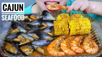 ASMR EATING SEAFOOD IN CAJUN SAUCE ( SHRIMPS, MUSSEL, CORN ) EATING SOUNDS | LINH-ASMR