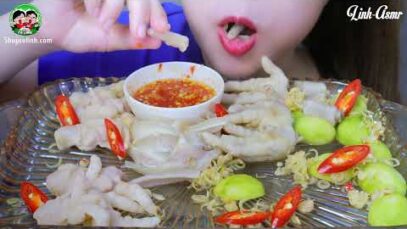ASMR PICKLE CHICKEN FEET X PIG EAR EATING SOUNDS LINH ASMR