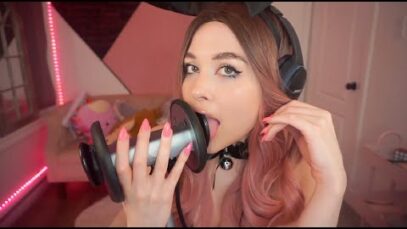 ASMR BunnyGirl Senpai Licks Your Ears ? + Mouth Sounds (1 Hour)