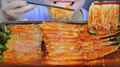 ASMR EATING SPICY SNOW CRAB LEGS X ENOKI MUSHROOM EATING SOUNDS LINH ASMR