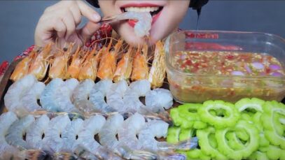 ASMR EATING RAW SHRIMPS WITH THAI SAUCE , BITTER MELON , EATING SOUNDS | LINH-ASMR