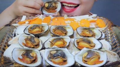 ASMR HUGE HAIR CLAMS , EATING SOUNDS | LINH-ASMR
