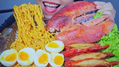 ASMR EATING LOBSTER CLAW WITH SAMYANG CHEESY NOODLES , EATING SOUNDS | LINH-ASMR