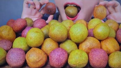 ASMR EATING POTATO BALLS CAKE   BÁNH BONG BÓNG KHOAI TÂY , EATING SOUNDS | LINH-ASMR